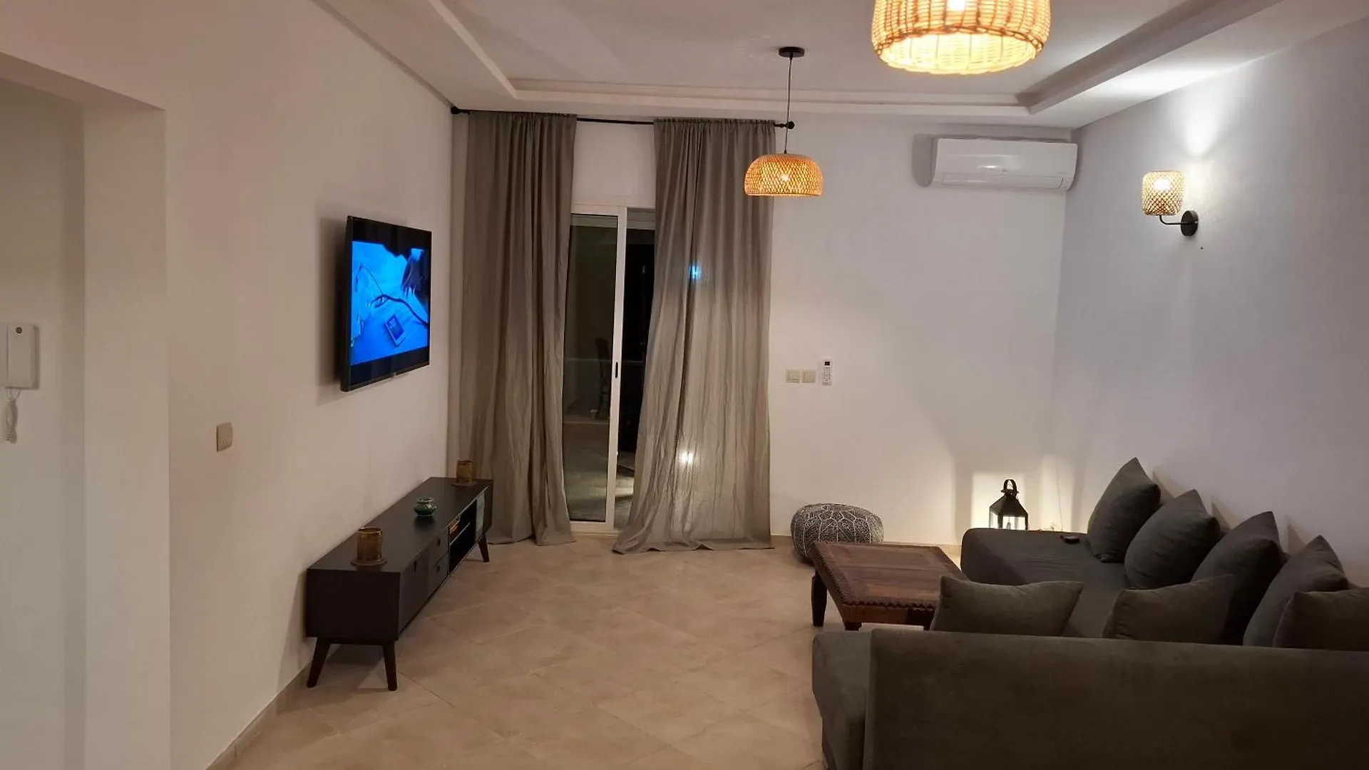 Imi Ouaddar Appartement Avec Piscine A Residence Tafoult Agadir 0*,